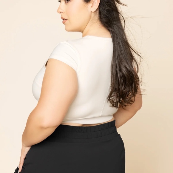 Taylor Swift Cream Baby Crop Tee - Small - New W/O Tags - Picture 3 of 7